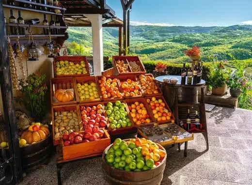Fruits and Vegetables Market, Croatia 500pcs